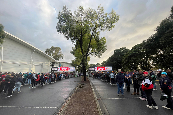 gp-gate-crowd